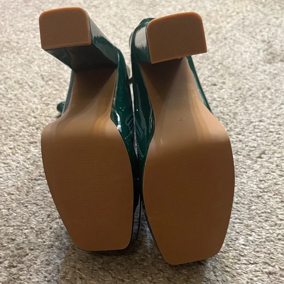 Fashion Nova Deep Green Patent Platform Ankle Boots - Picture 2 of 2